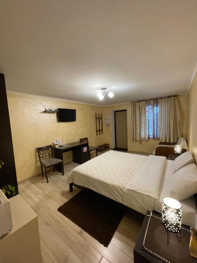 Guest House Sunrise Kamyanets-Podilski Dış mekan fotoğraf