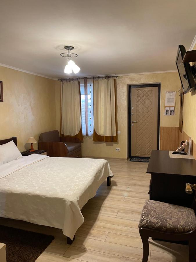 Guest House Sunrise Kamyanets-Podilski Dış mekan fotoğraf
